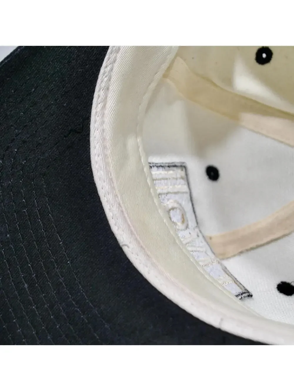 Vintage Tivoli Italy City Travel 90s Black White Snapback